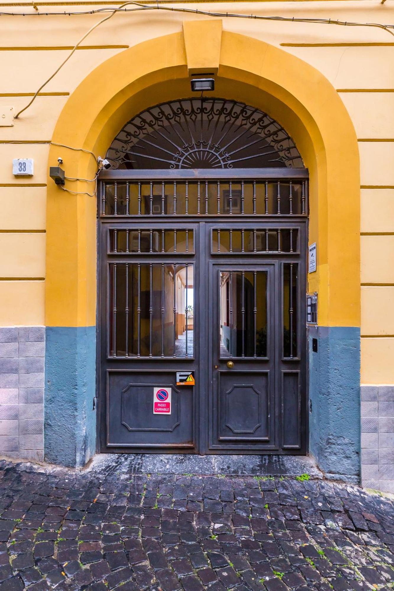 B&B Civico 33 Napels Buitenkant foto
